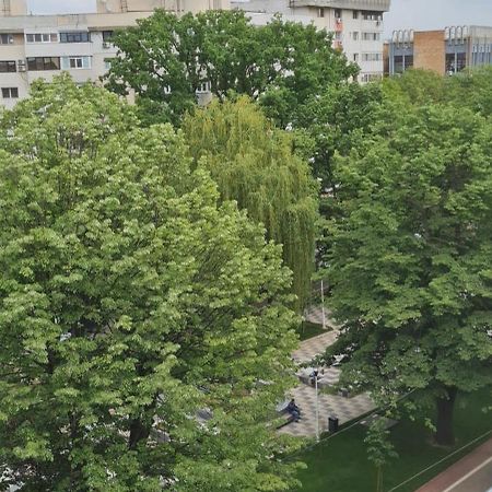 Apartament Cu 2 Camere Spatioase In Centrul Orasului - Andrei Brăila Exteriör bild